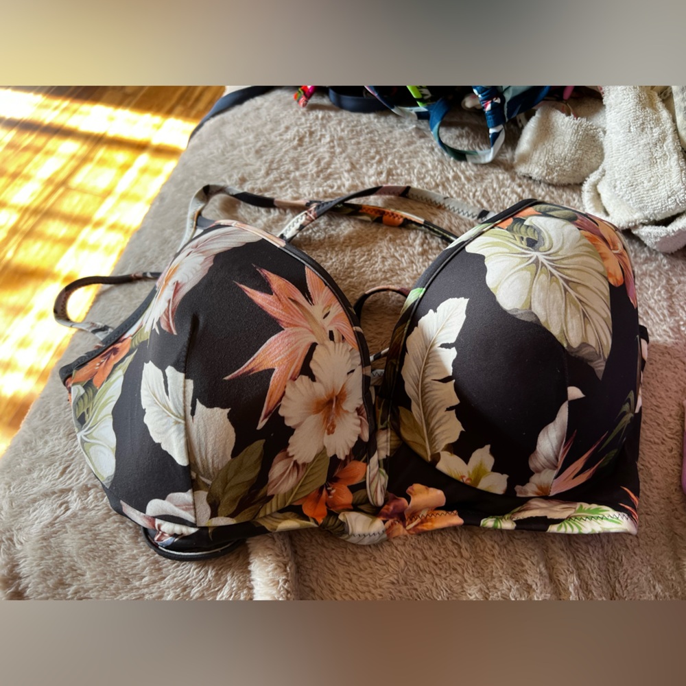 Bathing suit top